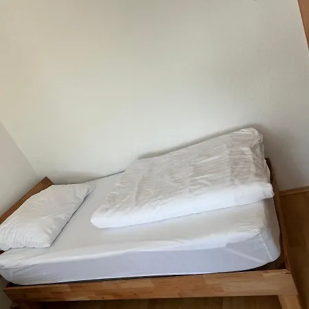 Fuer Monteure, Handwerker Oder Reisende بيت ضيافة *